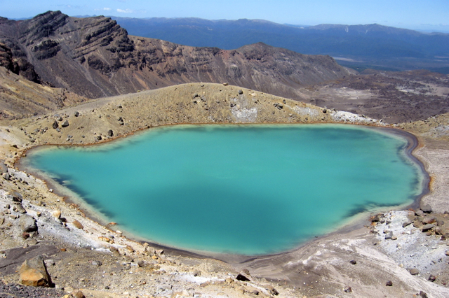 tongariro_emrald